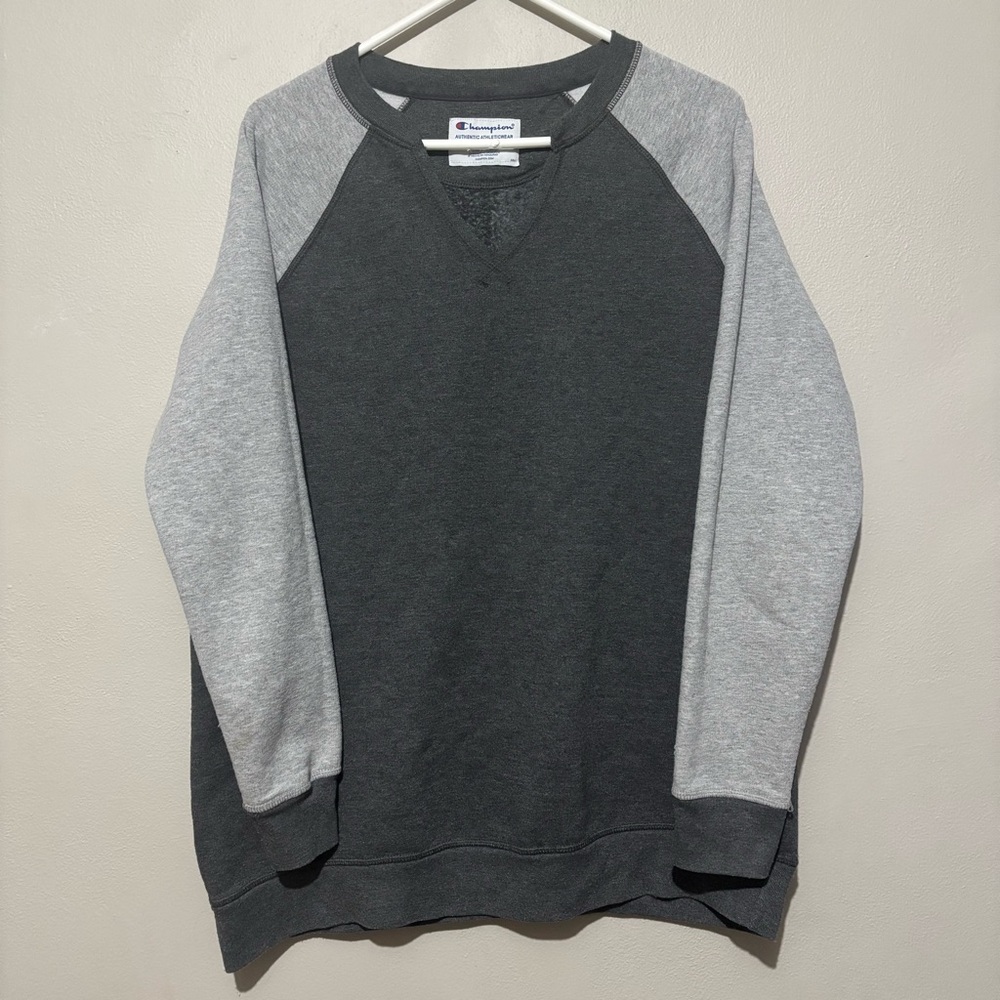 Vintage Gray V Neck Crewneck Pullover Sweatshirt Size Medium Made in Honduras - Picture 5 of 9